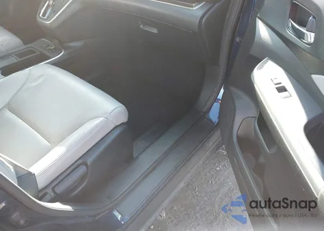 2016 Honda Cr-V Touring z USA, uszkodzony, nr VIN 5J6RM3H98GL031497